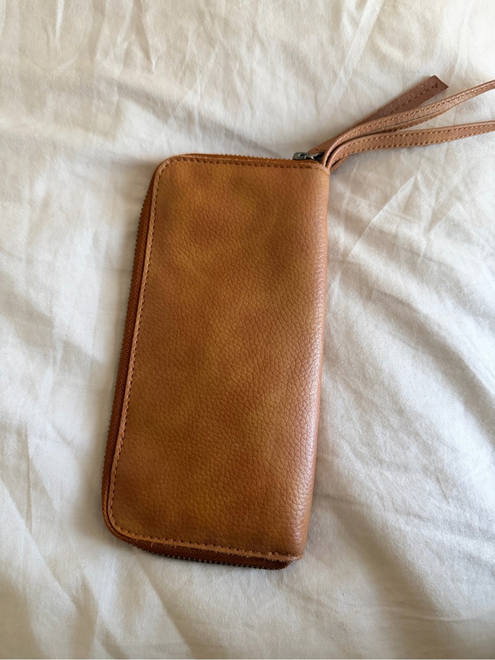 Free People Metallic Rose Gold Zip Wallet Wristlet - Picture 3 of 3